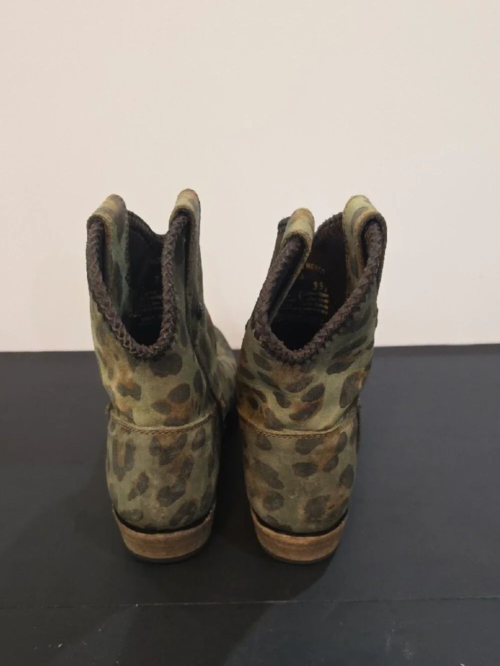 LIBERTY Black Green Leopard Print Ankle Booties Women's Size 7